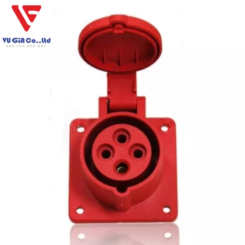 4-pin 32A non-watertight female socket BEK-424